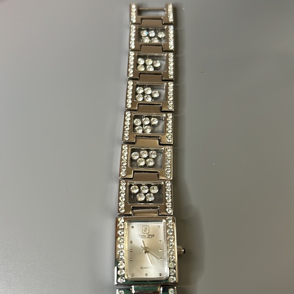 Victoria Wieck floating crystal silver watch - Picture 3 of 4